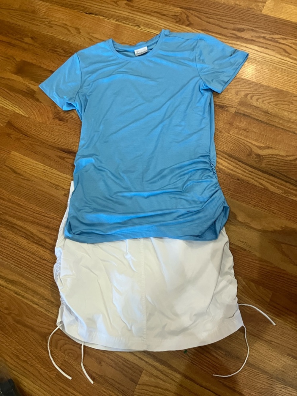Columbia Light Blue Short Sleeve Ruched Tee and White Ruched Skirt Sz M EUC